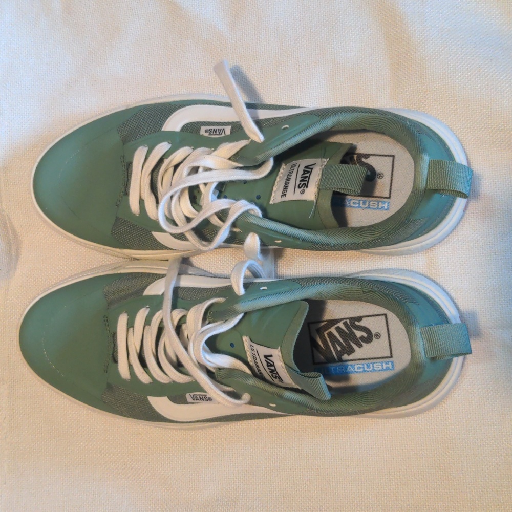 Women's Vans Ultra range Ultra crush shoes Like New!